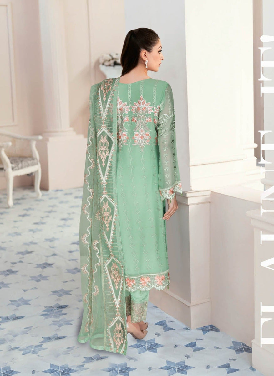 Myeesha | Nayab Formals | Siyaah