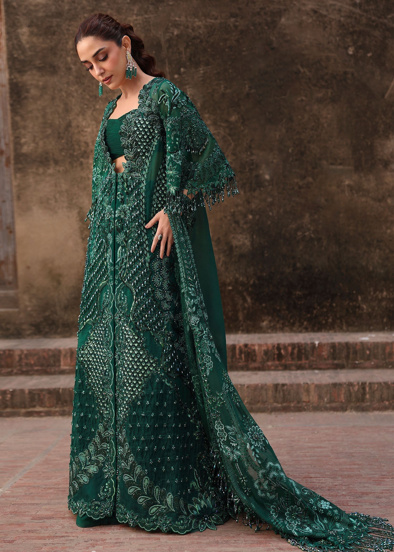 Maya Ali Emerald Green Organza Pakistani Suit Luxury Wedding Wear Perfect for Mehndi YourLibaas UAE Maya Ali Emerald Green Organza Pakistani Suit Luxury Wedding Wear Perfect for Mehndi YourLibaas UAE