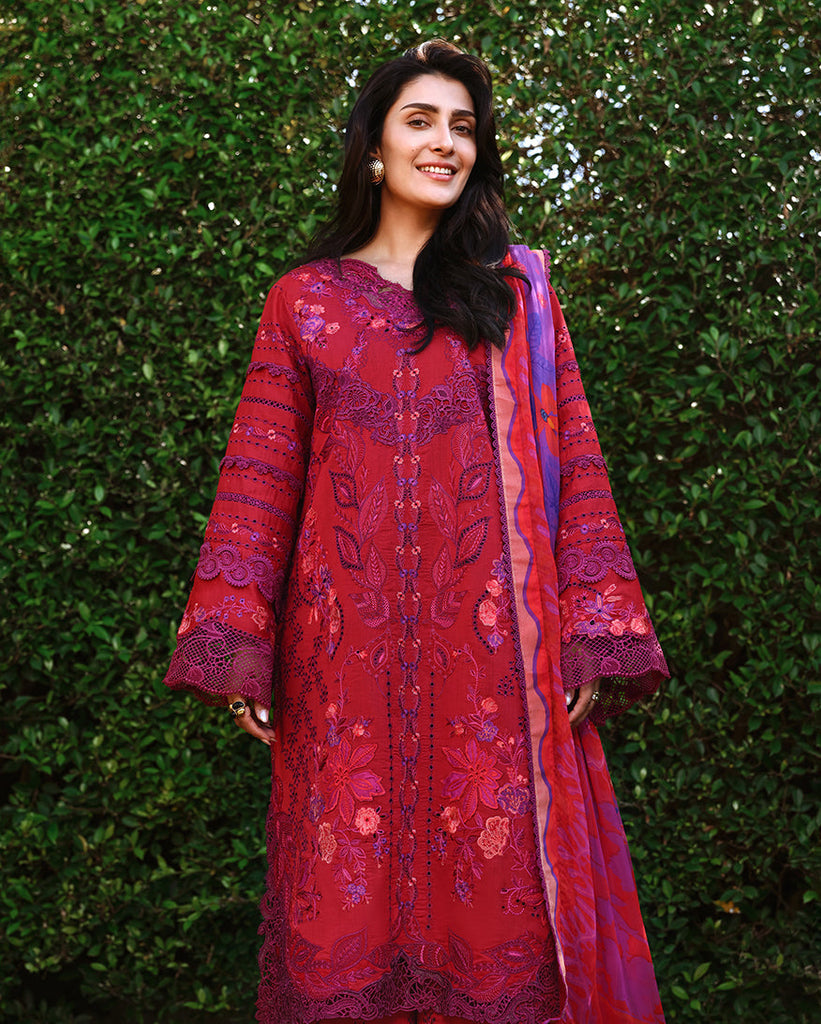 Mushq Amoi Luxury Lawn – Falling Petals