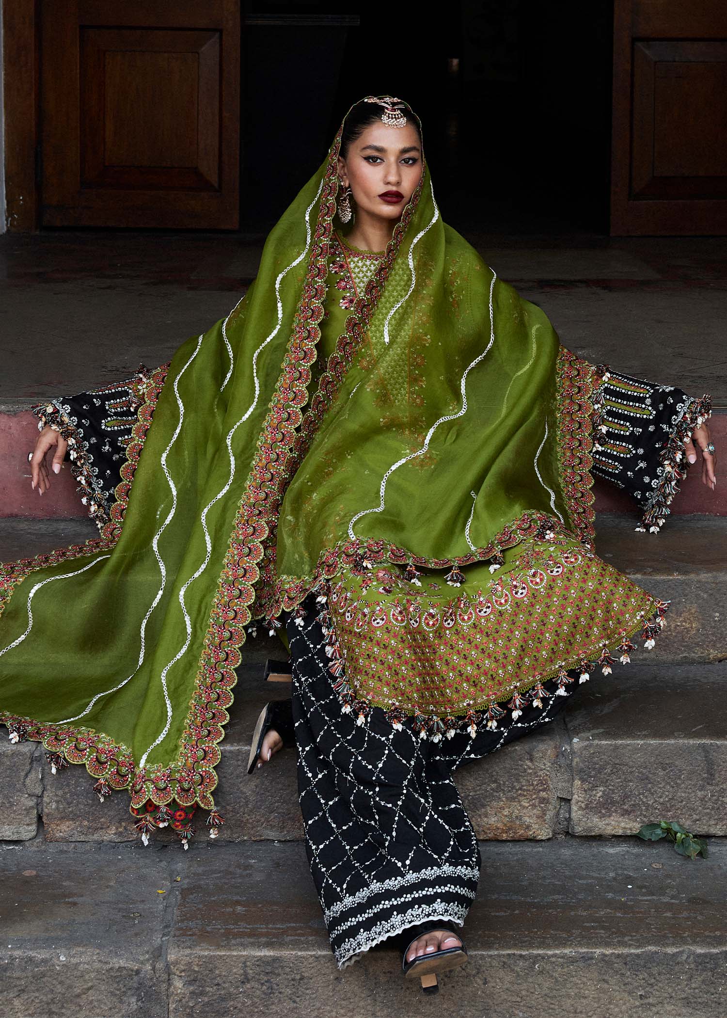 Hussain Rehar Abass: Exquisite Olive Green Pakistani Lawn Suit | Perfect for Mehndi YourLibaas UAE Hussain Rehar Abass: Exquisite Olive Green Pakistani Lawn Suit | Perfect for Mehndi YourLibaas UAE
