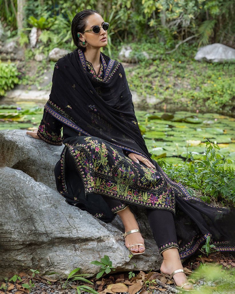 Mushq Nuvera Luxury Silk Edit Formals – Onyxa