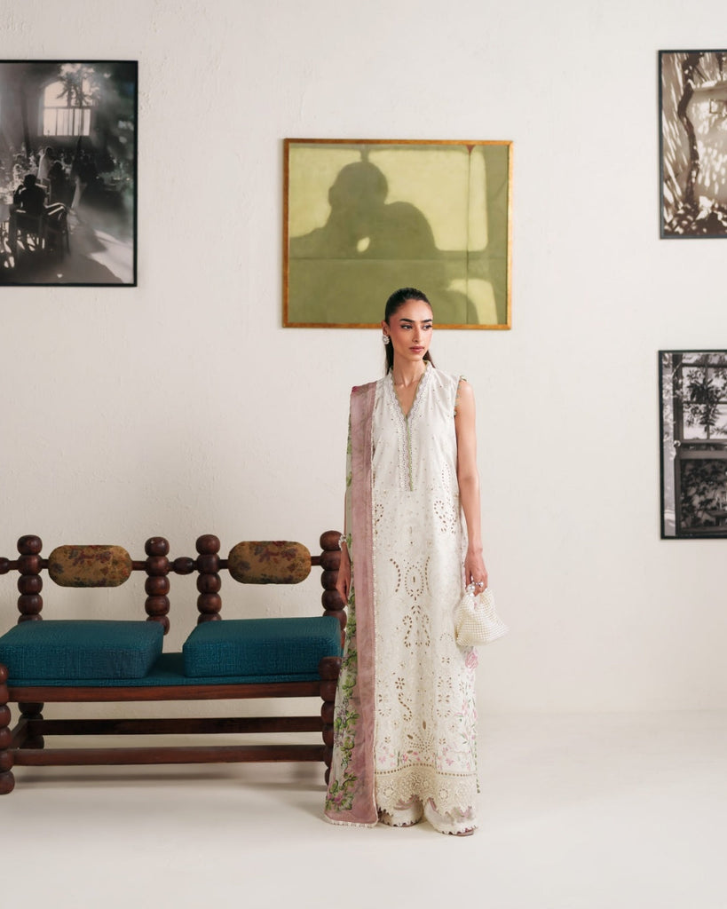 Neeshay Whispers of Summer Luxury Lawn – IRIS